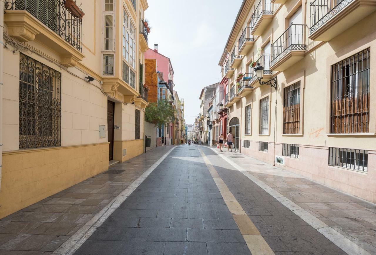 Homely Malaga Plaza Montano Exteriör bild