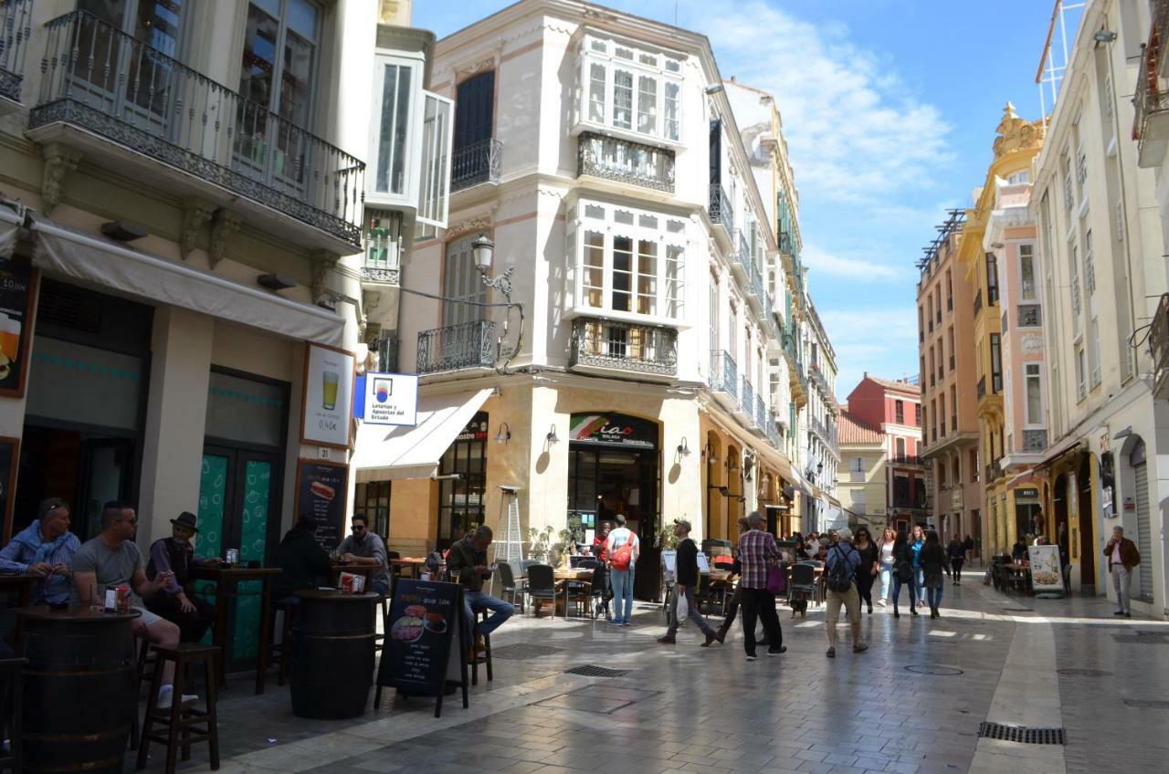 Homely Malaga Plaza Montano Exteriör bild